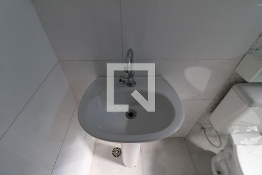 Banheiro da Suíte - Pia de apartamento para alugar com 2 quartos, 52m² em Parque Capuava, Santo André