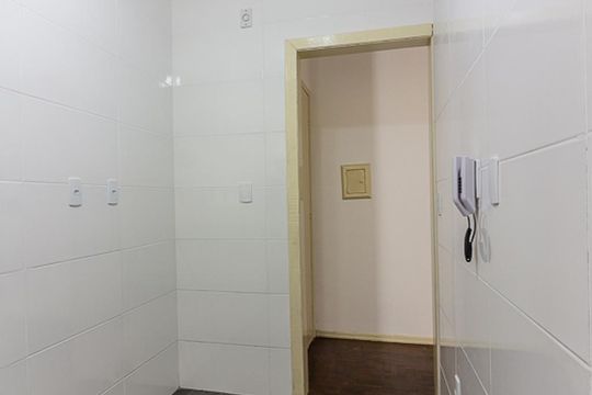 Cozinha e Área de Serviço de apartamento à venda com 1 quarto, 50m² em Passo da Areia, Porto Alegre