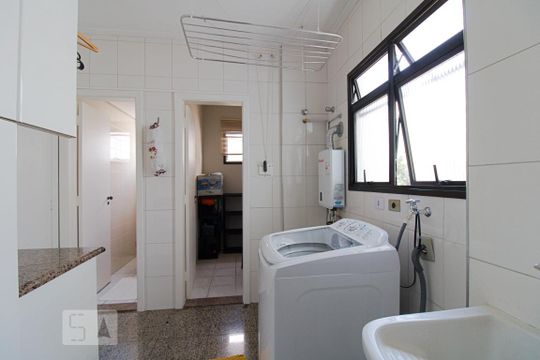 Área de Serviço de apartamento à venda com 3 quartos, 178m² em Vila Suzana, São Paulo