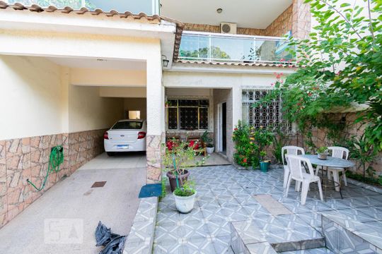 Casa para alugar com 4 quartos, 250m² em Freguesia de Jacarepaguá, Rio de Janeiro