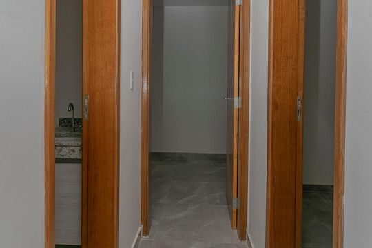 Corredor de apartamento para alugar com 2 quartos, 40m² em Vila Antonina, São Paulo
