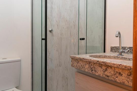 Banheiro de apartamento para alugar com 2 quartos, 40m² em Vila Antonina, São Paulo