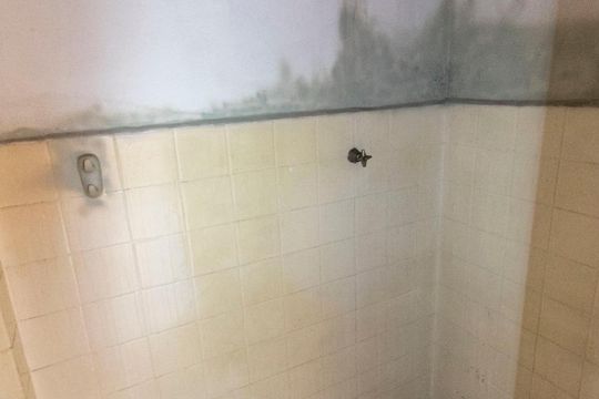 Banheiro de serviço de casa de condomínio à venda com 2 quartos, 150m² em Ipiranga, São Paulo