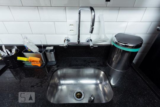 Cozinha - Torneira de apartamento para alugar com 2 quartos, 80m² em Itaim Bibi, São Paulo