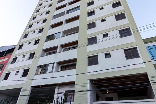 Fachada do prédio de apartamento à venda com 2 quartos, 77m² em Jardim Zaira, Guarulhos