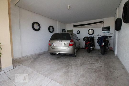Garagem de casa à venda com 3 quartos, 147m² em Vila Basileia, São Paulo