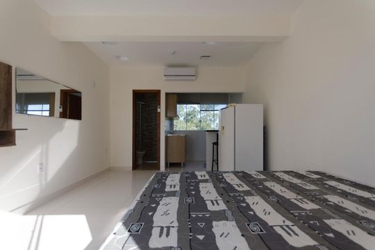 Sala/Quarto de kitnet/studio para alugar com 1 quarto, 24m² em São João do Rio Vermelho, Florianópolis
