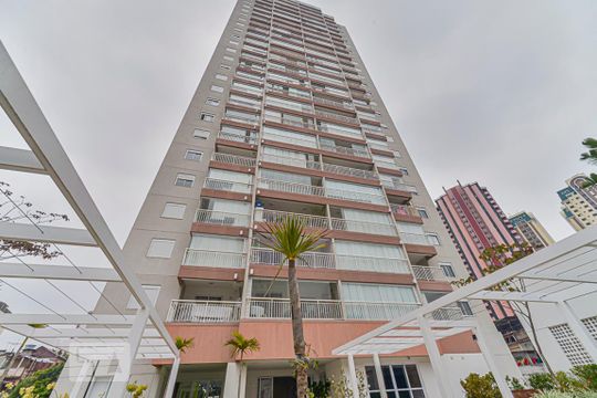 Fachada de apartamento para alugar com 1 quarto, 40m² em Cambuci, São Paulo
