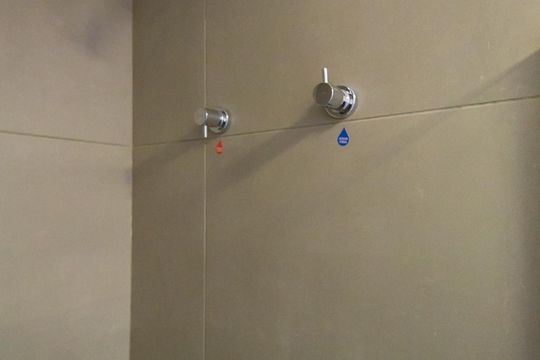 Banheiro de kitnet/studio à venda com 1 quarto, 16m² em Vila Mariana, São Paulo