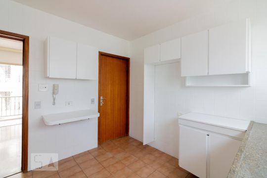 Cozinha de apartamento para alugar com 3 quartos, 102m² em Vila Olímpia, São Paulo
