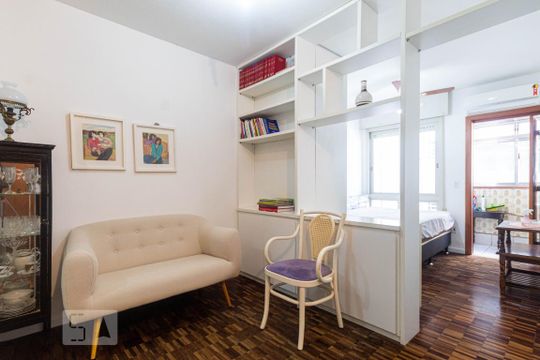 Kitnet/Studio à venda com 1 quarto, 45m² em Centro Histórico, Porto Alegre