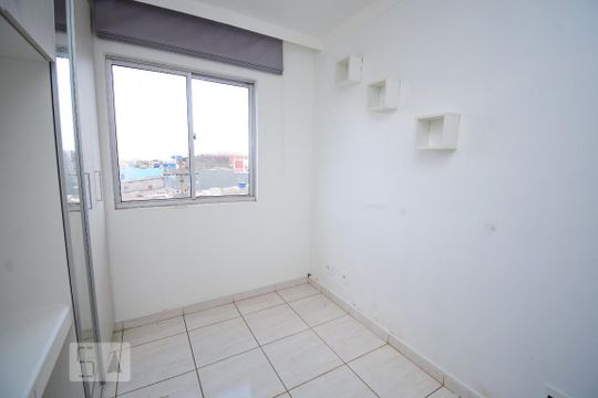 Quarto 2 de apartamento para alugar com 2 quartos, 49m² em Samambaia Sul (samambaia), Brasília