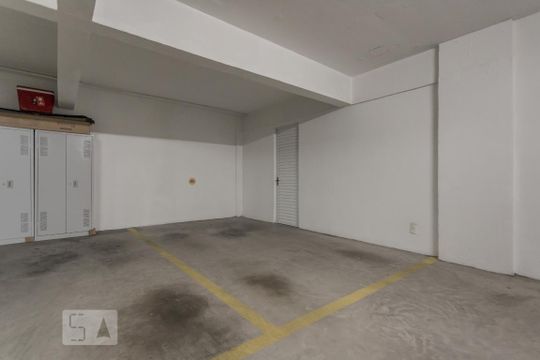 Garagem de apartamento à venda com 1 quarto, 115m² em Auxiliadora, Porto Alegre