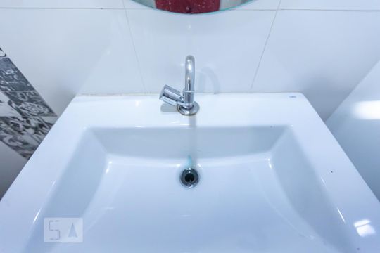 Banheiro de apartamento para alugar com 1 quarto, 55m² em Jardim Macedo, Ribeirão Preto