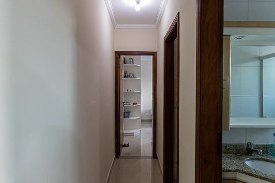 Corredor de casa à venda com 3 quartos, 217m² em Vila Aricanduva, São Paulo
