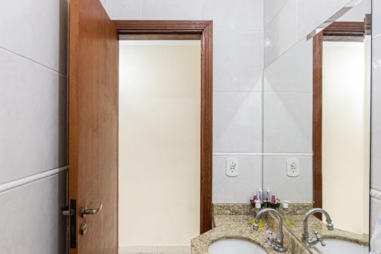 Casa à venda com 3 quartos, 217m² em Vila Aricanduva, São Paulo