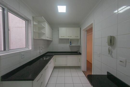 Cozinha de apartamento para alugar com 3 quartos, 82m² em Cidade Industrial, Curitiba