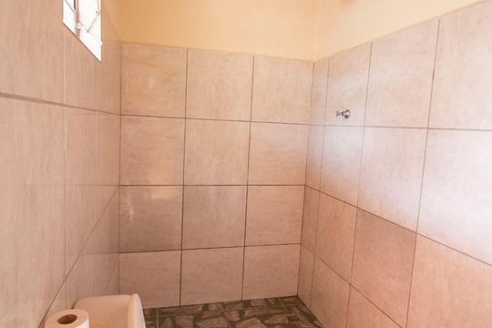 Banheiro de Serviço 2 de casa à venda com 4 quartos, 600m² em Chácaras Santa Martha, Várzea Paulista