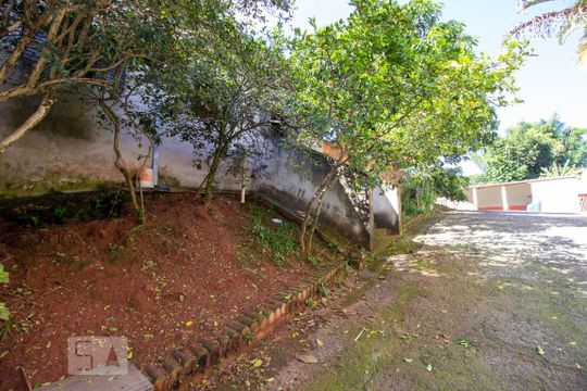 Quintal de casa à venda com 4 quartos, 600m² em Chácaras Santa Martha, Várzea Paulista