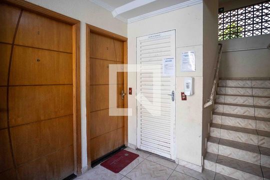 Hall de entrada de apartamento para alugar com 2 quartos, 48m² em Campanário, Diadema
