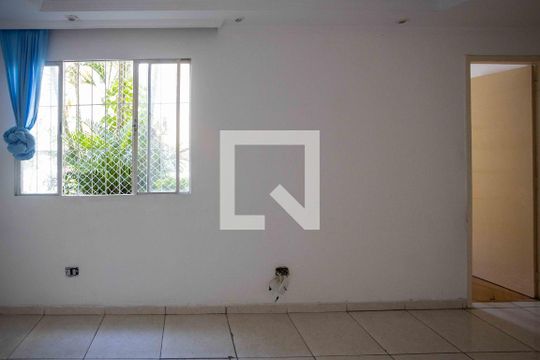 Sala de apartamento para alugar com 2 quartos, 48m² em Campanário, Diadema