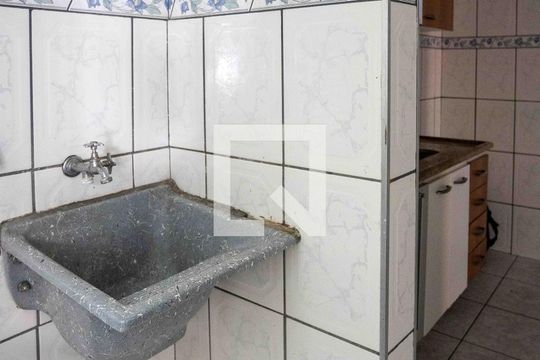Área de Serviço de apartamento para alugar com 2 quartos, 48m² em Campanário, Diadema