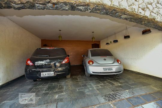 Garagem 2 de casa à venda com 5 quartos, 650m² em Santa Lúcia, Belo Horizonte