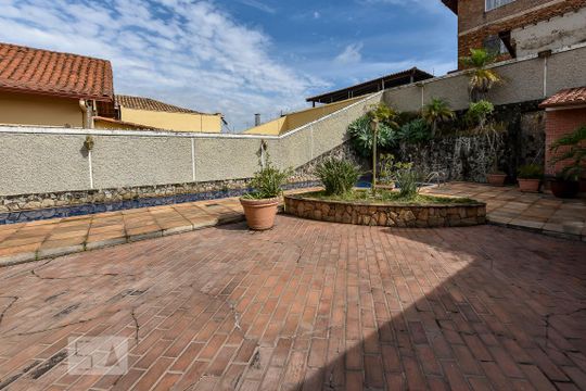 Piscina de casa à venda com 5 quartos, 650m² em Santa Lúcia, Belo Horizonte