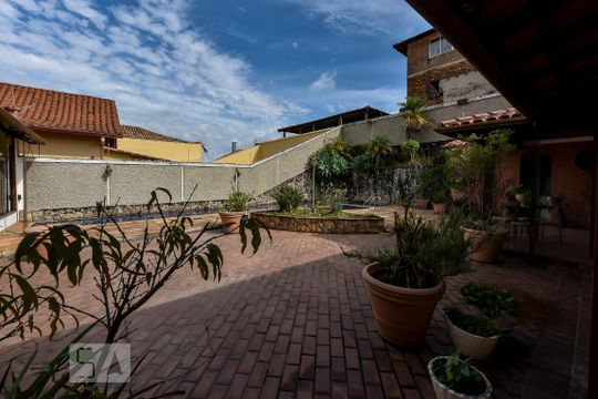 Piscina de casa à venda com 5 quartos, 650m² em Santa Lúcia, Belo Horizonte
