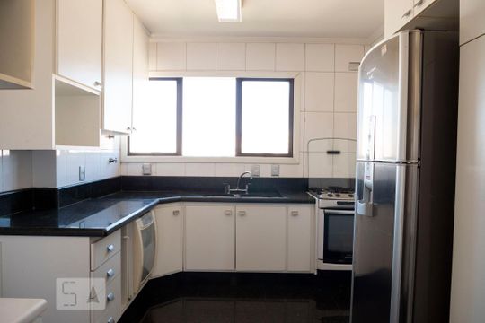 Cozinha de apartamento à venda com 4 quartos, 200m² em Vila Mariana, São Paulo