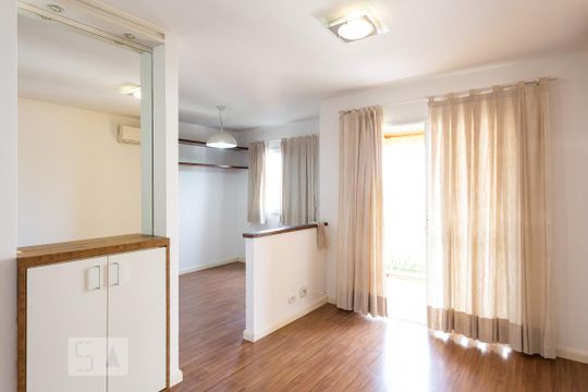Sala de apartamento para alugar com 2 quartos, 78m² em Caxingui, São Paulo