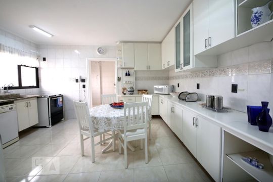 Cozinha de apartamento à venda com 4 quartos, 190m² em  Jardim Umuarama, São Paulo