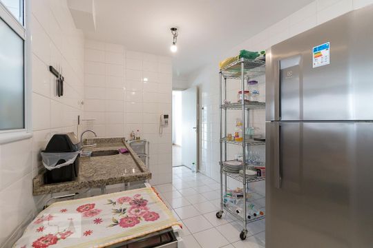Cozinha de apartamento para alugar com 3 quartos, 129m² em Vila Leonor, Guarulhos