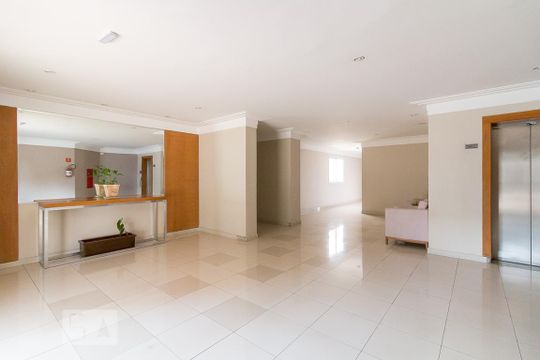 Hall de entrada do bloco de apartamento para alugar com 3 quartos, 129m² em Vila Leonor, Guarulhos