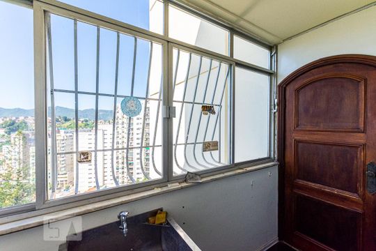 Área de Serviço de apartamento para alugar com 3 quartos, 100m² em Icaraí, Niterói