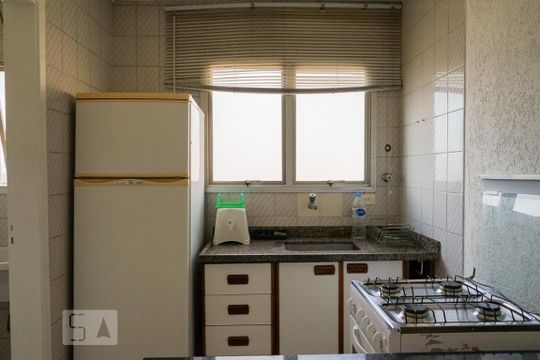 Cozinha de apartamento para alugar com 1 quarto, 30m² em Campos Elíseos, São Paulo