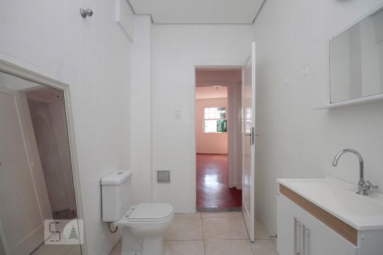 Banheiro de apartamento para alugar com 3 quartos, 126m² em Higienópolis, São Paulo