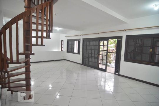 Sala de casa à venda com 3 quartos, 250m² em Centro, Canoas