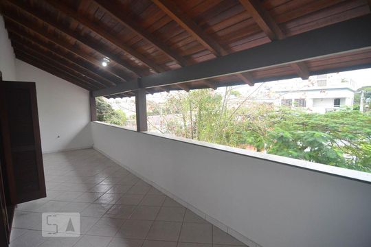 Sacada de casa à venda com 3 quartos, 250m² em Centro, Canoas