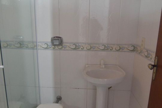 Banheiro Suíte de casa à venda com 3 quartos, 250m² em Centro, Canoas