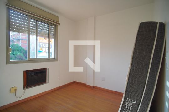 Quarto 1 de apartamento à venda com 2 quartos, 75m² em Centro, Novo Hamburgo