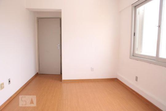 Quarto de apartamento à venda com 1 quarto, 42m² em Partenon, Porto Alegre