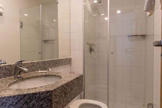 Banheiro de apartamento para alugar com 1 quarto, 25m² em Sul (águas Claras), Brasília