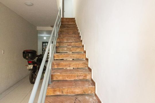 Escada de casa à venda com 4 quartos, 230m² em Santana, São Paulo