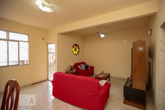 Sala de casa à venda com 5 quartos, 300m² em Pilares, Rio de Janeiro