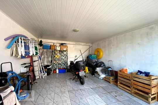Garagem de casa à venda com 2 quartos, 125m² em São José, Novo Hamburgo