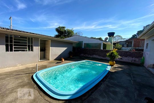 Piscina de casa à venda com 2 quartos, 125m² em São José, Novo Hamburgo