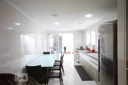 Cozinha de casa à venda com 3 quartos, 150m² em Vila Brasílio Machado, São Paulo