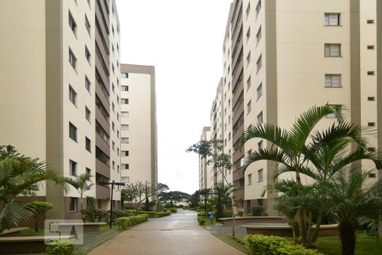 Fachada interna de apartamento para alugar com 3 quartos, 65m² em Vila Bela, São Paulo