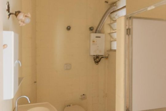 Banheiro de apartamento para alugar com 2 quartos, 55m² em Grajaú, Rio de Janeiro